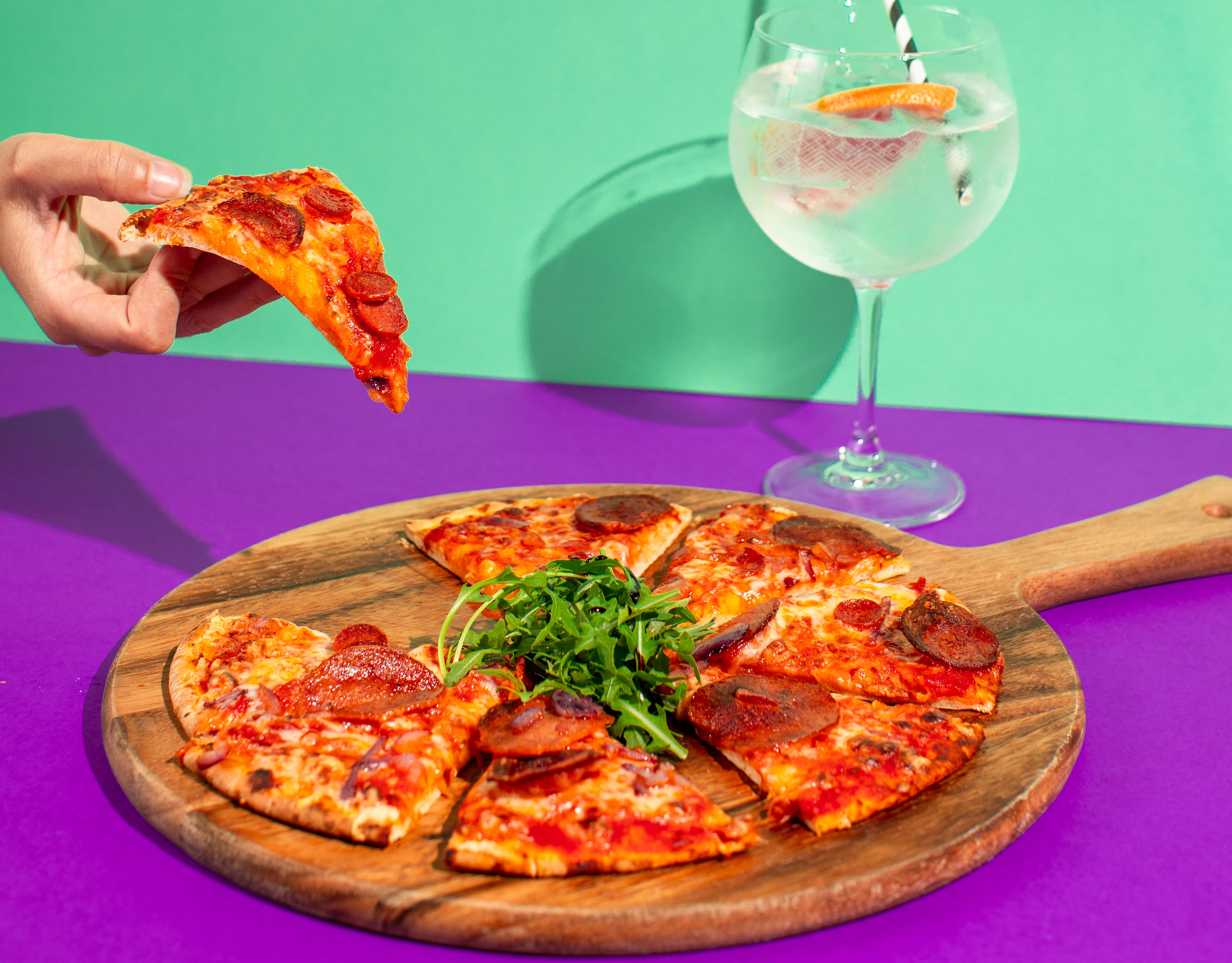 Yotel Edinburgh Exterior photo "Pizza and gin are the best combination"